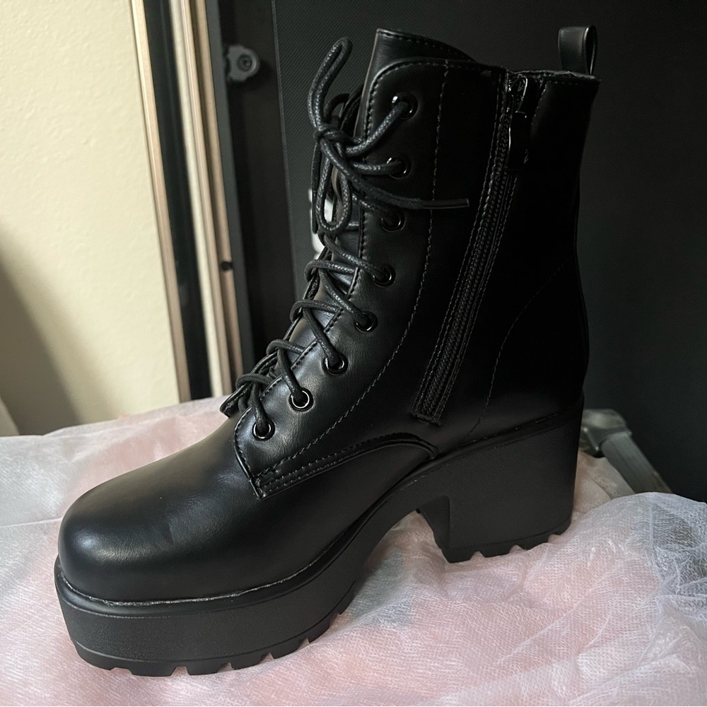 Dolls Kill Black Platform Boots Zip Up Size US 6 / UK 4